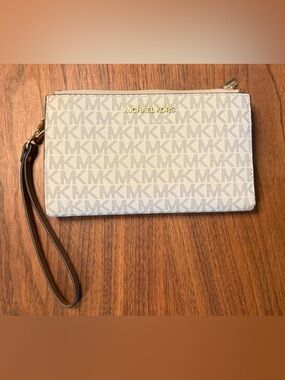 Michael Kors Beige Monogram Wallet with Gold Hardware Excellent Condition